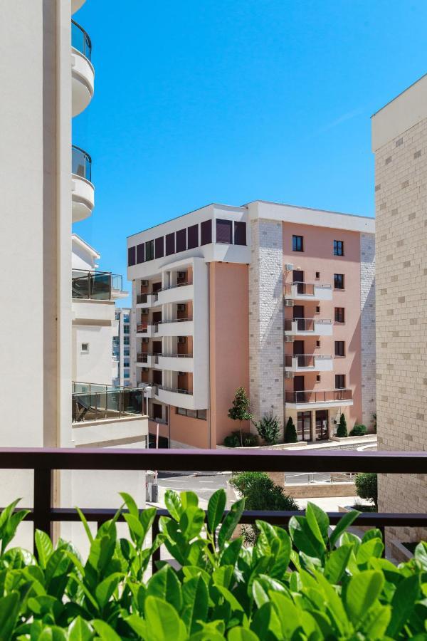 Three Bedroom Spacious Apartment Anatolia ブドヴァ エクステリア 写真