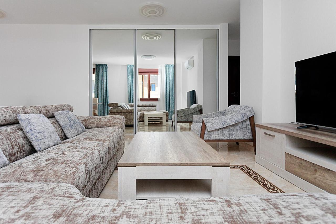 Three Bedroom Spacious Apartment Anatolia ブドヴァ エクステリア 写真